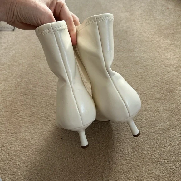 Elegant White Ankle Boots - Picture 3 of 4